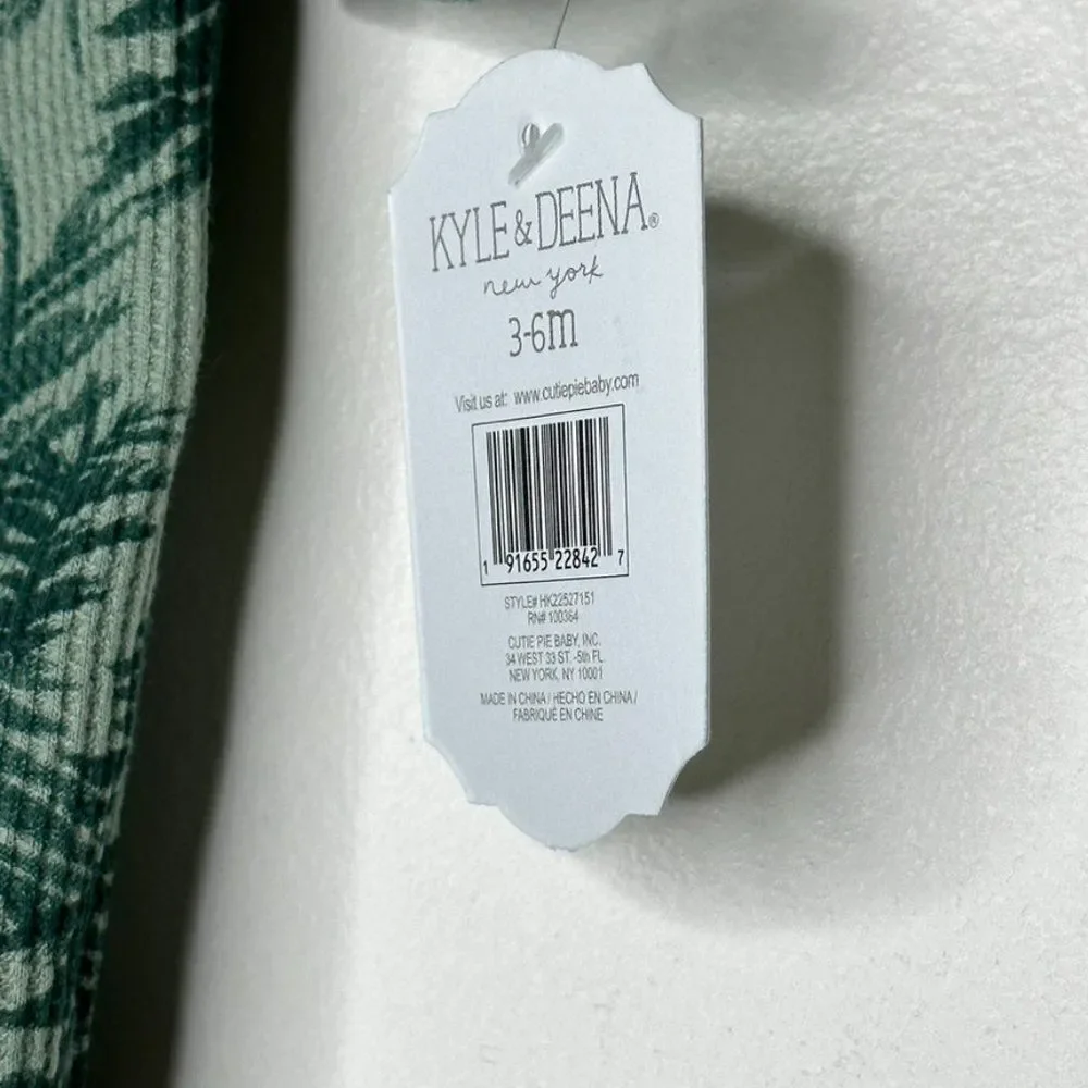 Kyle & Deena NY 2 piece set waffle knit sleeper baby 3-6 month beanie sage green